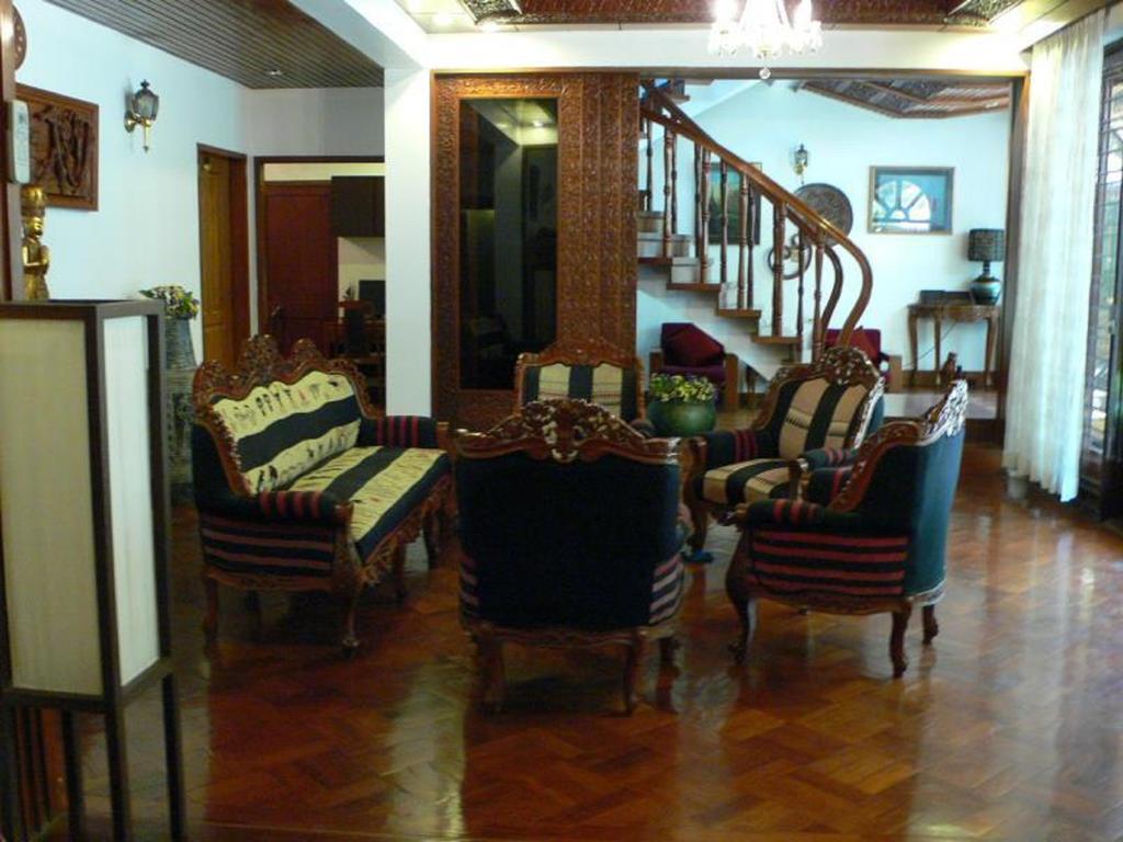 Classique Inn Yangon Exterior photo