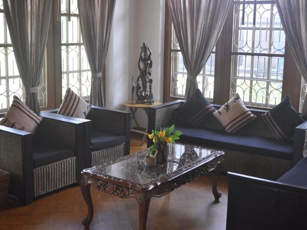 Classique Inn Yangon Exterior photo